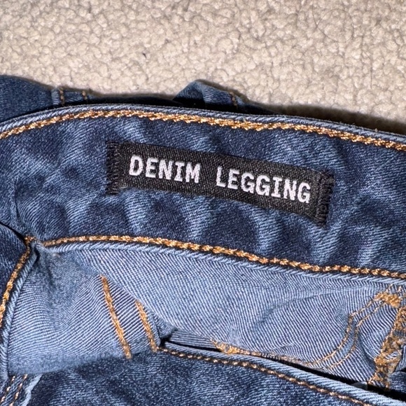 Bullhead Dark Blue Skinny Jeans - Picture 3 of 5